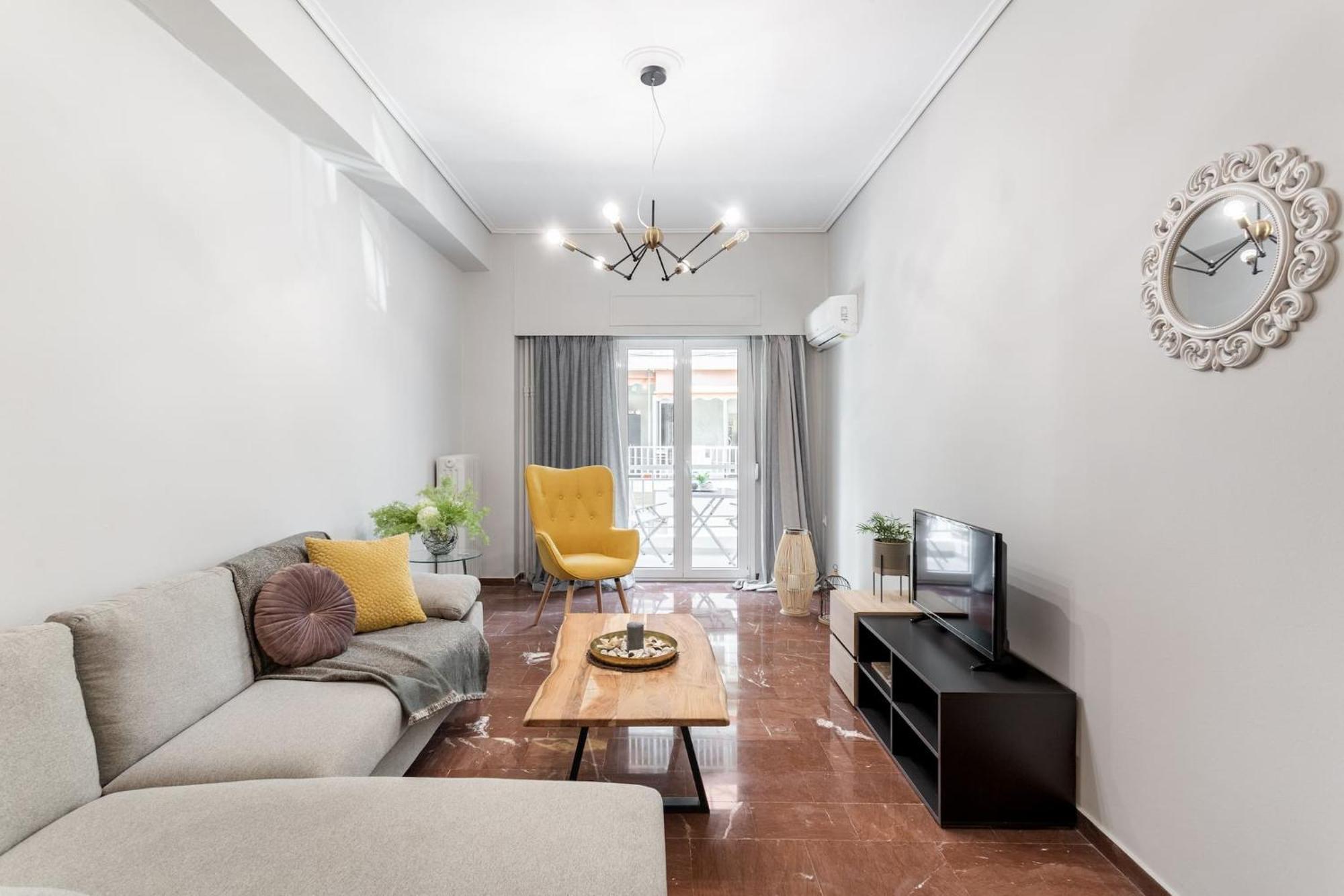 Explore History From A Chic Central Apartment Athena Bagian luar foto