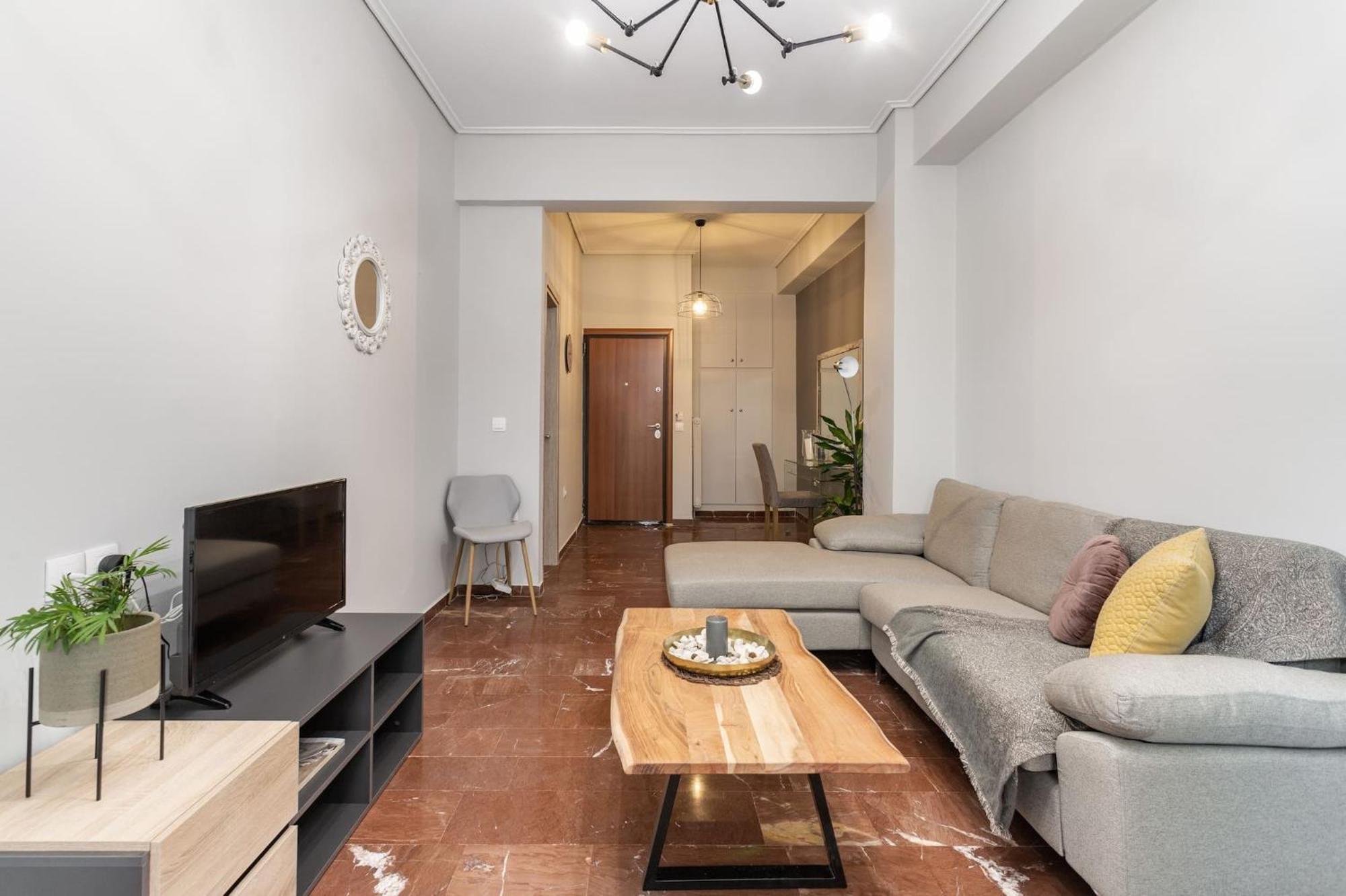 Explore History From A Chic Central Apartment Athena Bagian luar foto