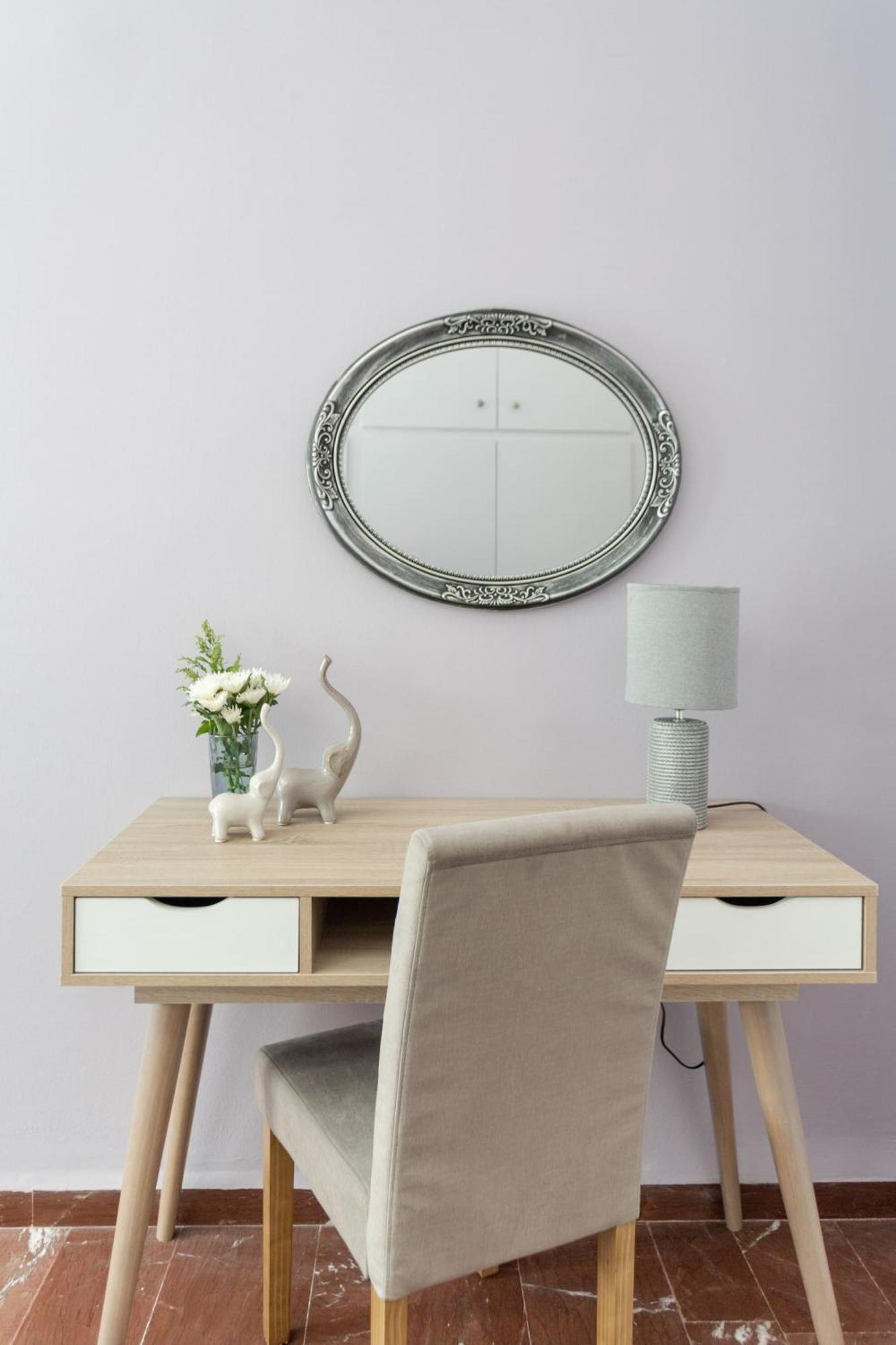 Explore History From A Chic Central Apartment Athena Bagian luar foto